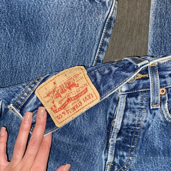 Levis - Picture 4 of 4